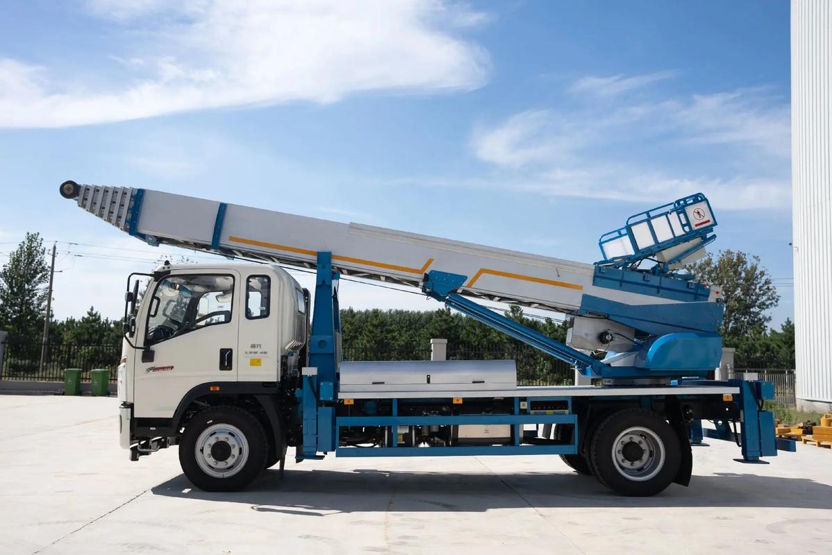 贵港云梯上料车租赁费用